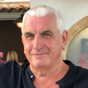 PBTH - Dave Kitson - DAK Training 300 x 300 px A man with short white hair wearing a black t-shirt and gold chain